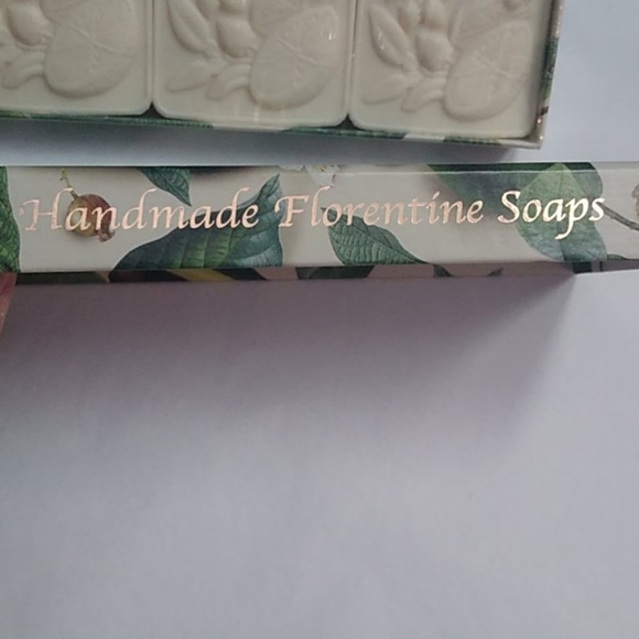 Avocado Soaps, Boxed Set of 3 bars - Picture 3 of 6